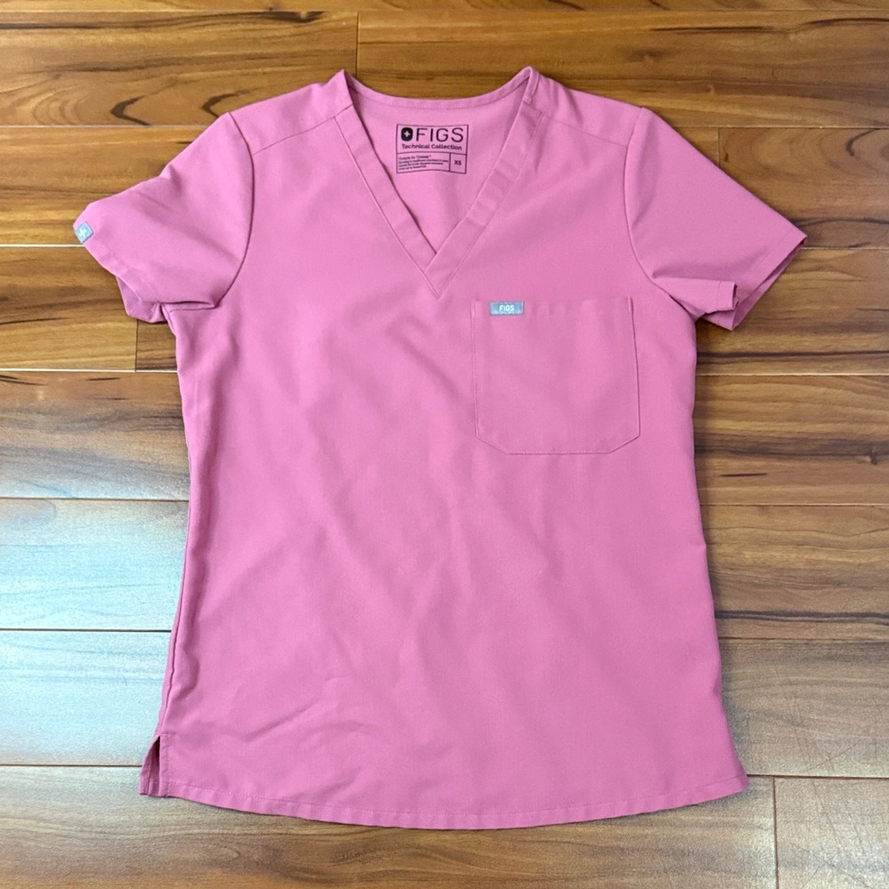 Figs Desert Rose One Pocket Scrub Top